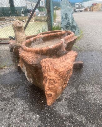 Fontana in Marmo Rosso Verona 185x110 Pezzo Unico