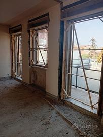 Muratore piastrellista