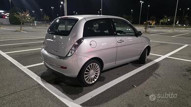 Lancia Ypsilon 1.4 benzina GPL
