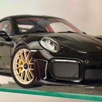 Modellino scala 1/18 Porsche 911 GT2 RS AUTOART