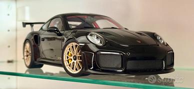 Modellino scala 1/18 Porsche 911 GT2 RS AUTOART