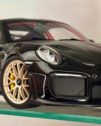 Modellino scala 1/18 Porsche 911 GT2 RS AUTOART