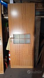 Porte in noce artigianali 