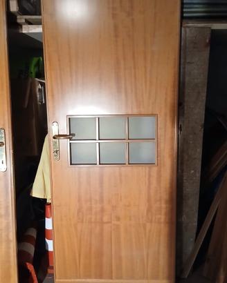 Porte in noce artigianali 