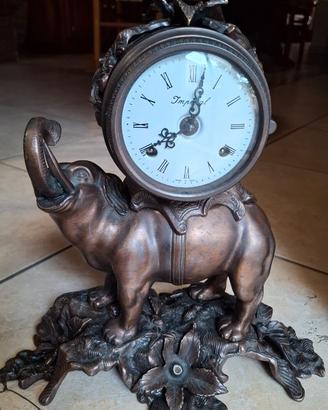 Orologio meccanico Imperial da tavolo in  bronzo