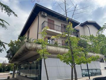 3 LOCALI A MONTICHIARI
