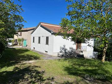 Villa di 217 m² con 5 locali e box auto doppio a C