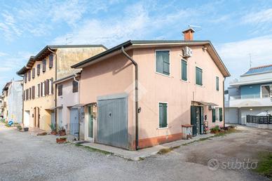 2 LOCALI A VILLAFRANCA DI VERONA