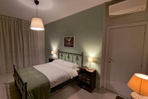 Bilocale ristrutturato - M5 Cà Granda - Milano