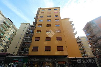 5 LOCALI A NAPOLI