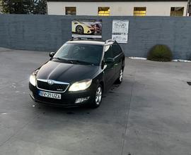 Skoda fabia targa rumene