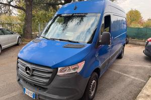 Mercedes benz sprinter