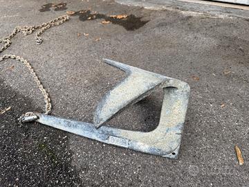 Ancora trefoil 13 kg con 4 mt catena calibrata