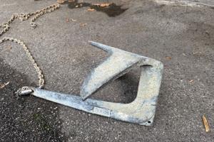 Ancora trefoil 13 kg con 4 mt catena calibrata