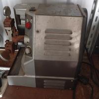 Macchina per fare le chiavi antica