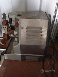 Macchina per fare le chiavi antica