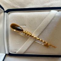 Spilla con pietra occhio di tigre
