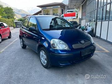 Ricambi Toyota Yaris 2004 5 porte blu scuro