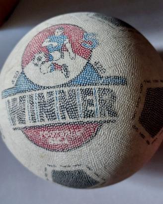 pallone Winner Sica in gomma E' sgonfio
