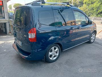 Ford Tourneo Courier Plus benzina unico proprietar