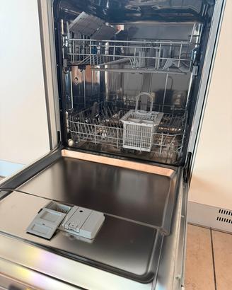 lavastoviglie indesit