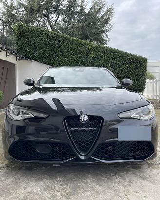 Alfa Romeo Giulia 160cv allestimento veloce