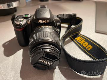 Nikon D40 com obiettivo