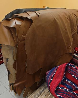 Pelli bovine intere e mezzine per artigianato