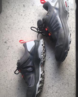 Scarpe sportive da trekking Salomon numero 42,5