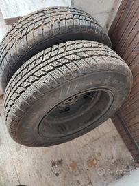 2 Gomme  invernali 195/70 R14  Come nuove