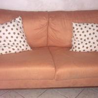 Divano 3 posti  sfoderabile - come nuovo.
