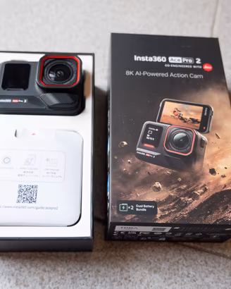 Insta360 ACE Pro 2 con vari accessori