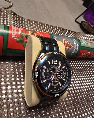 Orologio Guess blu e oro al quarzo