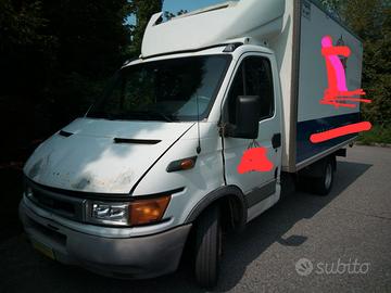 Furgone iveco 35c13a con cella isotermica