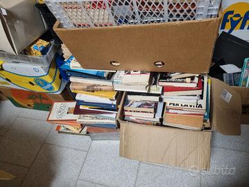 blocco di libri vari