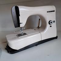 Macchina per cucire Necchi