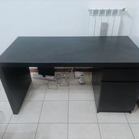 Scrivania IKEA MALM