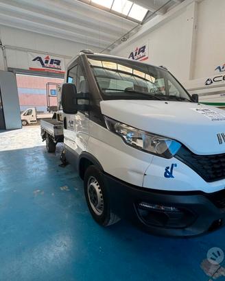 Iveco Daily 35-140 allestito con piattaforma aerea