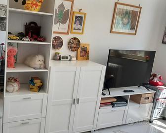 mobili bianchi con scrivania