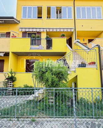 VILLETTA A SCHIERA CON GARAGE E GIARDINO PRIVATO