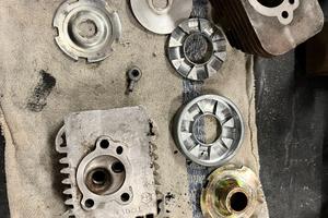 Vari pezzi per piaggio ciao,si e bravo