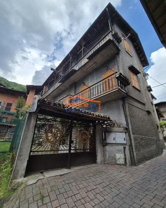 INTERO STABILE DA RISTRUTTURARE - PRIMALUNA LOC. B