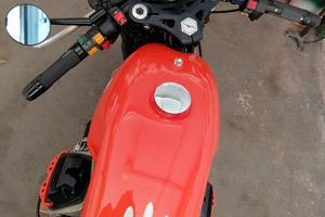 moto guzzi cafe racer su base imola