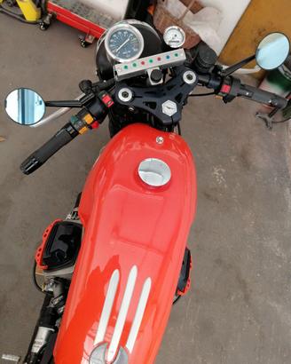moto guzzi cafe racer su base imola