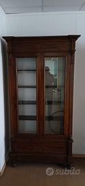 Vetrinetta in legno di noce
