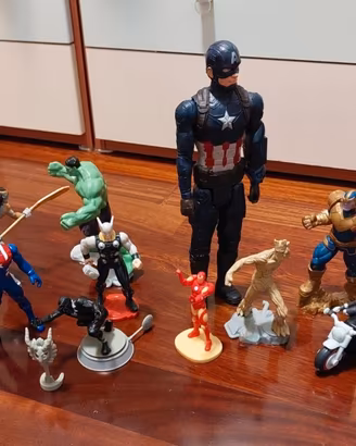 Lotto Personaggi Marvel Avengers Action Figure
