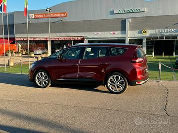 Renault Grand Scenic 2017 — 7 posti full optional