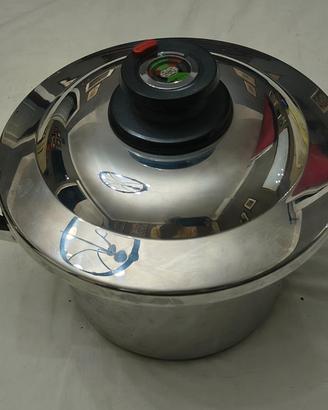 PENTOLA A PRESSIONE AMC 4,2 L MAI USATA