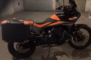 Moto ktm 890 adventure