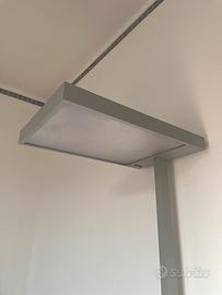 Lampada da terra moderna in metallo